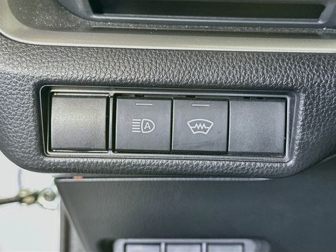 Used 2024 Toyota Prius LE FWD image 17