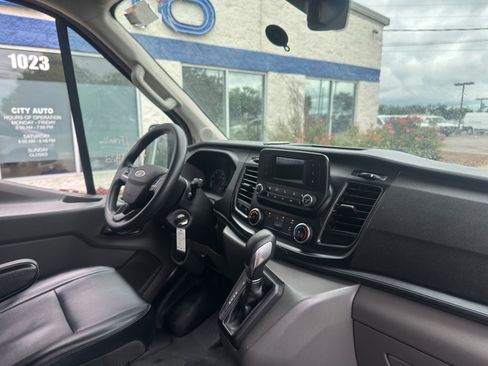 Used 2022 Ford Transit 350 DRW RWD image 13