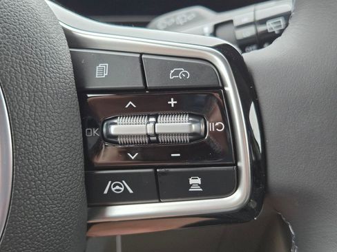 New 2026 Kia Carnival EX image 25