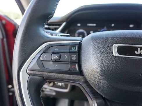 Used 2023 Jeep Grand Cherokee Limited AWD/4WD image 25