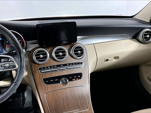Used 2019 Mercedes-Benz C 300 4MATIC Sedan image 6