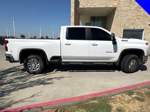 Used 2022 Chevrolet Silverado 2500 LT w/ Convenience Package AWD/4WD image 8