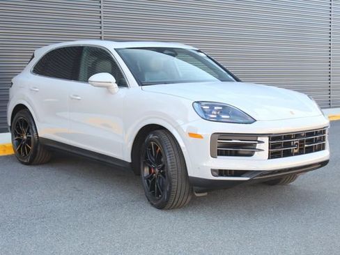 New 2026 Porsche Cayenne S image 10