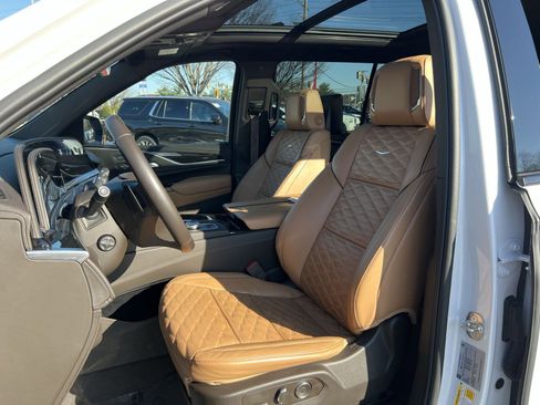 Used 2023 Cadillac Escalade ESV Sport w/ Touring Package image 13