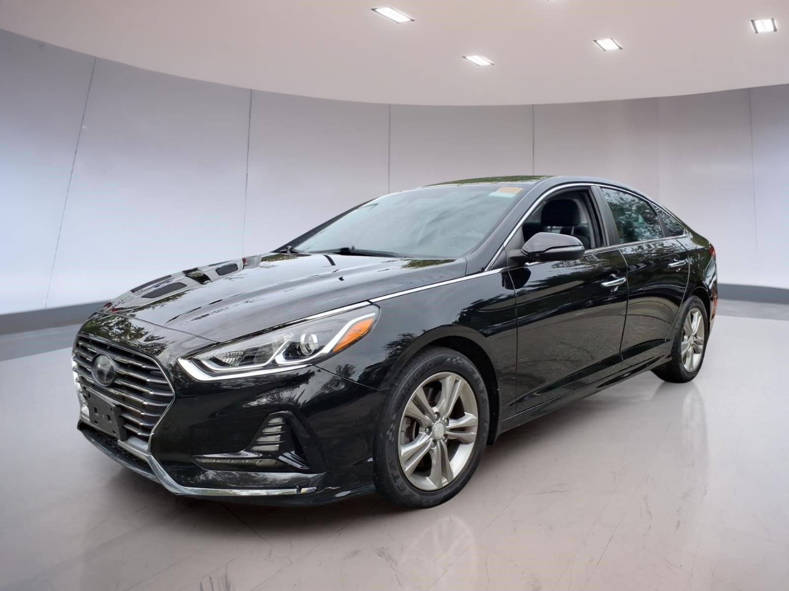 Used 2018 Hyundai Sonata SEL w/ Tech Package 02 FWD image 2
