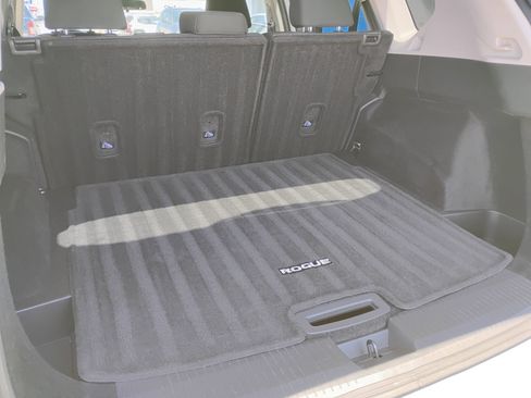Used 2025 Nissan Rogue SV AWD/4WD image 29