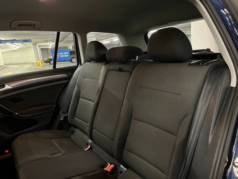 Used 2018 Volkswagen Golf S image 17