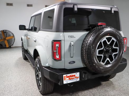 Used 2023 Ford Bronco Outer Banks AWD/4WD image 9