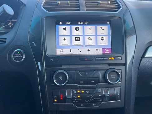 Used 2017 Ford Explorer XLT w/ Equipment Group 202A image 22