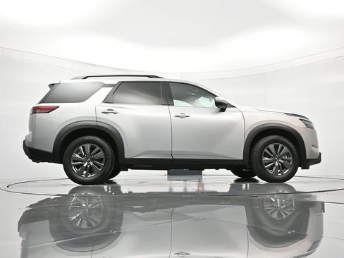 Certified 2024 Nissan Pathfinder SV image 40