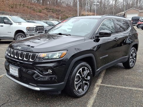 Certified 2023 Jeep Compass Limited AWD/4WD image 3