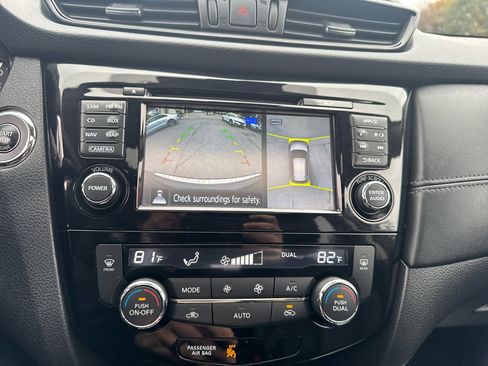 Used 2017 Nissan Rogue SL w/ SL Premium Package image 31