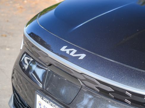 Used 2023 Kia Niro Wind w/ Wind Preserve Package FWD image 3