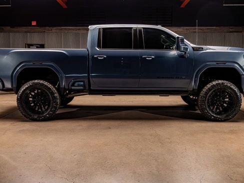 Used 2025 GMC Sierra 2500 Denali w/ Denali Reserve Package image 11