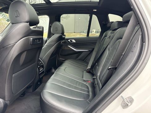 Used 2022 BMW X5 xDrive40i w/ Parking Assistance Package image 15