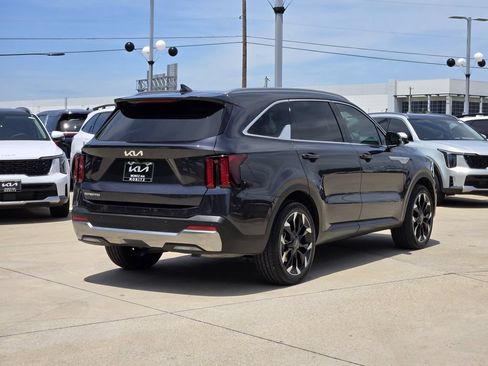 New 2026 Kia Sorento EX w/ EX Premium Package FWD image 4