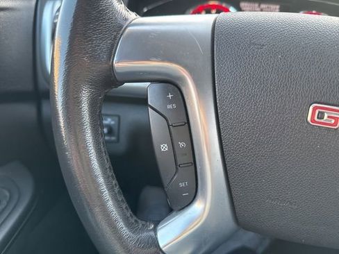 Used 2015 GMC Acadia SLE image 22