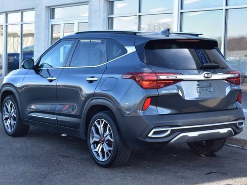 Used 2021 Kia Seltos SX w/ SX Sunroof Package image 4