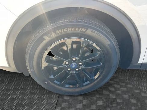 Used 2020 Ford Escape SE FWD image 14