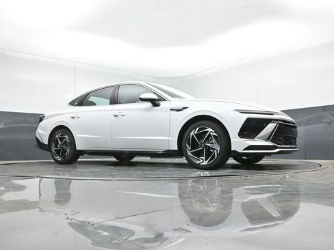 New 2026 Hyundai Sonata SEL FWD image 15