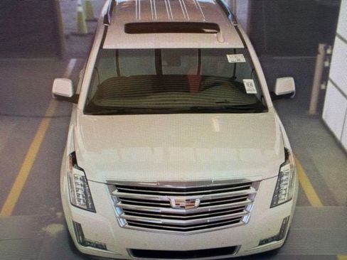 Used 2020 Cadillac Escalade Platinum RWD image 14