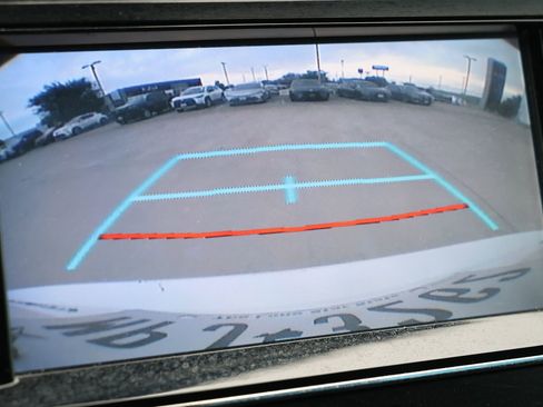 Used 2017 Toyota Avalon XLE w/ Carpet Mat Package FWD image 3