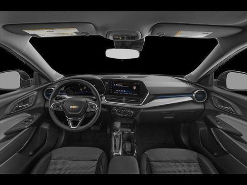 Used 2024 Chevrolet Trax LT w/ Driver Confidence Package FWD image 5