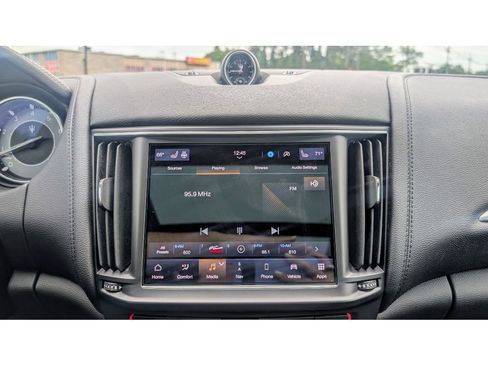 Used 2022 Maserati Levante GT image 25