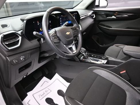 Used 2024 Chevrolet TrailBlazer LT w/ LT Cold Weather Package FWD image 15
