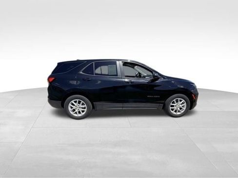 Used 2023 Chevrolet Equinox LS w/ LS Convenience Package AWD/4WD image 3