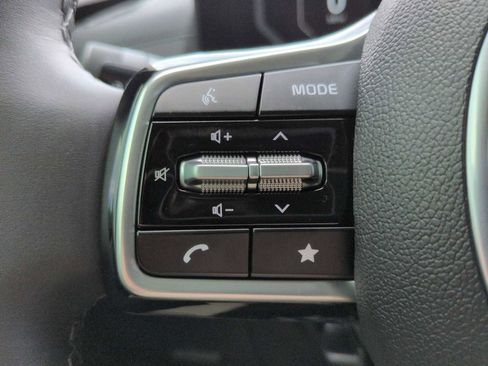 Used 2025 Kia Carnival SX Prestige FWD image 26