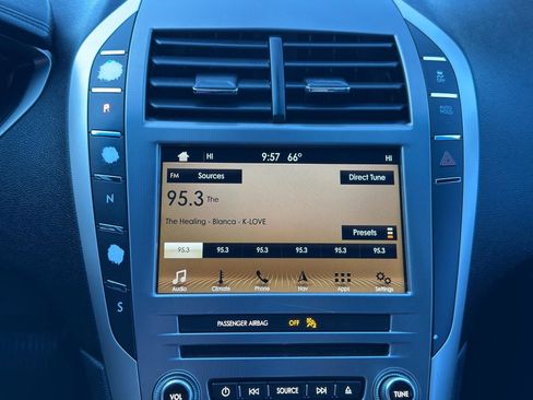 Used 2017 Lincoln MKZ Reserve w/ Climate Package FWD image 16