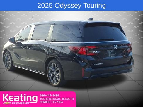 Used 2025 Honda Odyssey Touring image 2