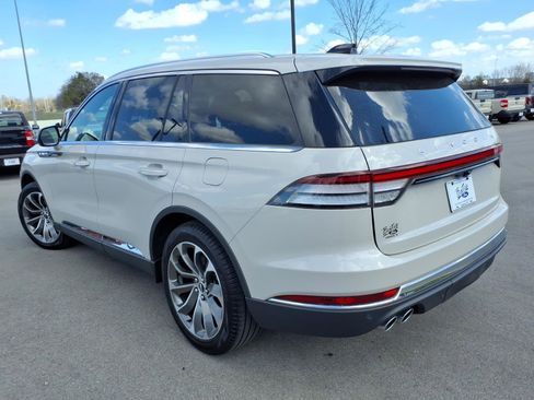 Used 2025 Lincoln Aviator Reserve w/ Luxury Package image 5