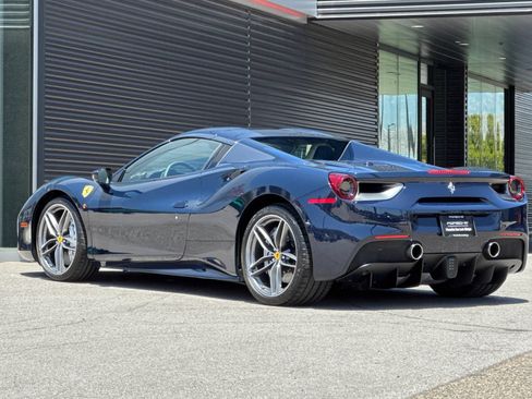 Used 2018 Ferrari 488 Spider RWD image 3