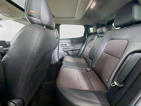 Certified 2025 Nissan Kicks SR w/ SR Premium Package AWD/4WD image 31