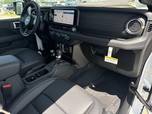 New 2026 Jeep Gladiator Sport AWD/4WD image 10