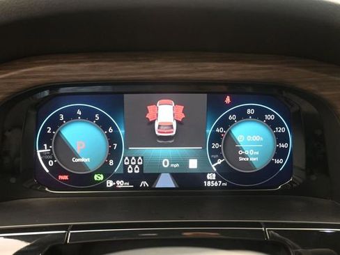 Used 2025 Volkswagen Atlas SEL AWD/4WD image 9