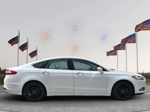Used 2016 Ford Fusion SE w/ Equipment Group 202A FWD image 8