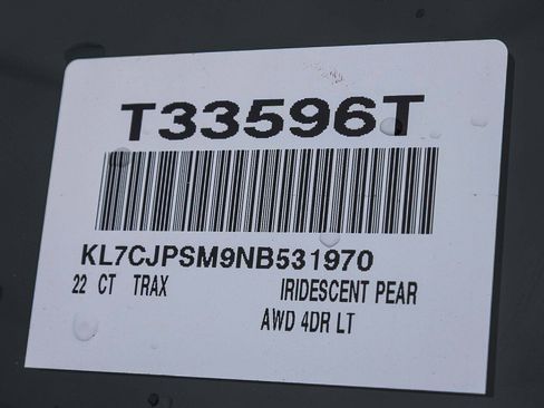 Used 2022 Chevrolet Trax LT w/ LT Convenience Package image 28