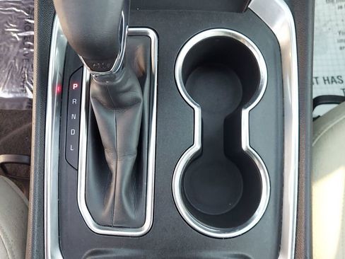 Used 2022 Chevrolet Traverse LS image 27