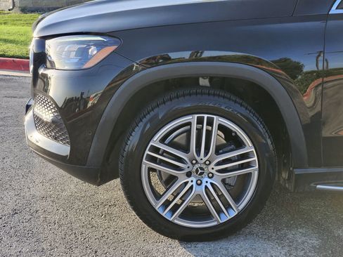 Used 2021 Mercedes-Benz GLS 450 4MATIC image 8