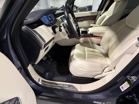 Used 2025 Land Rover Range Rover Long Wheelbase SE AWD/4WD image 15