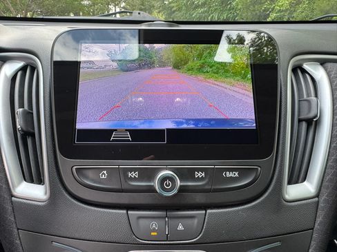 Used 2023 Chevrolet Malibu LT FWD image 17