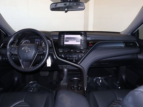 Used 2024 Toyota Camry SE image 25