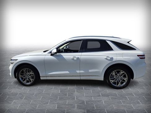 Used 2025 Genesis GV70 2.5T AWD/4WD image 4