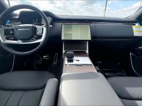 New 2026 Land Rover Range Rover SE image 5