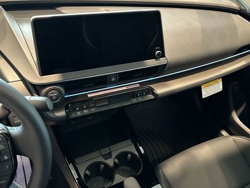 Used 2024 Toyota Prius Limited image 17