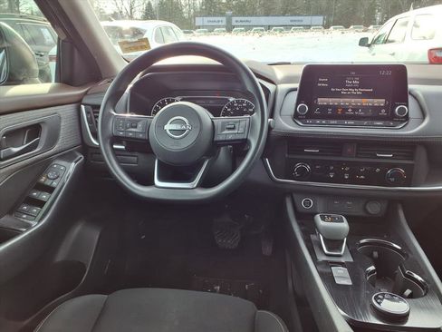 Used 2023 Nissan Rogue S image 8