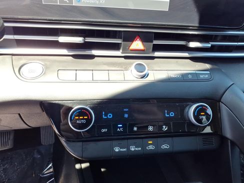 Used 2024 Hyundai Elantra SEL image 13